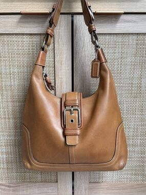 COACH Hampton Soho Hobo Tan Leather Buckle Flap Y2K Shoulder Bag Handbag *READ*
